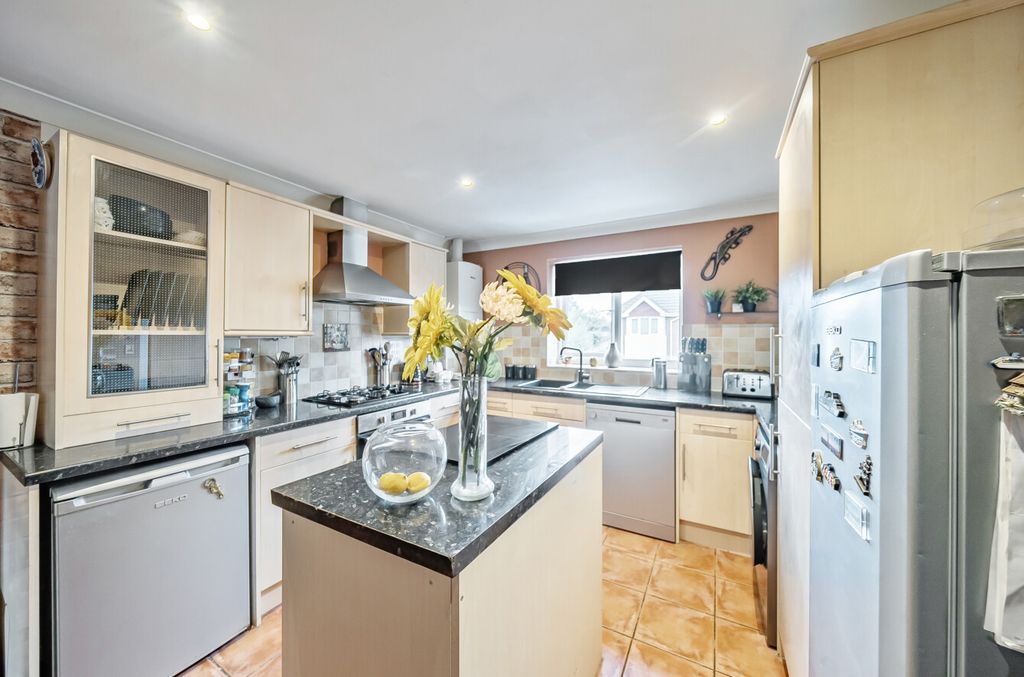 Property photo 3 of 9 1346650-12-68B1B0...