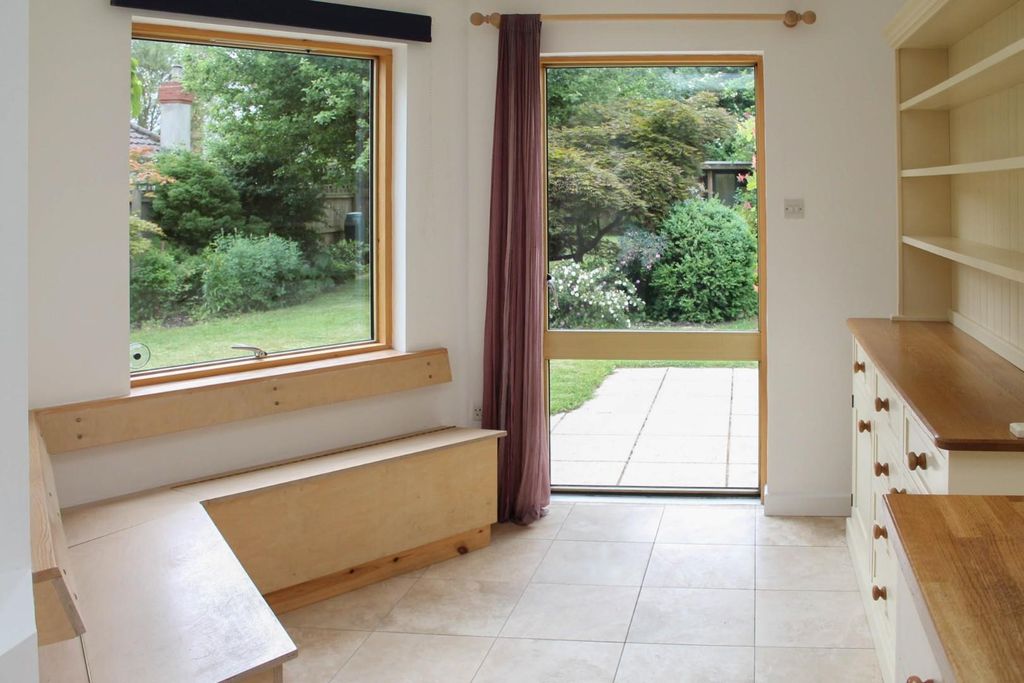 Property photo 3 of 14 24 Wilberforce Breakfast.Jpg