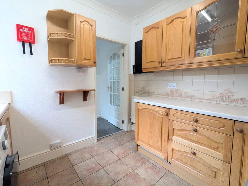 Property photo 2 of 9 Kitchen