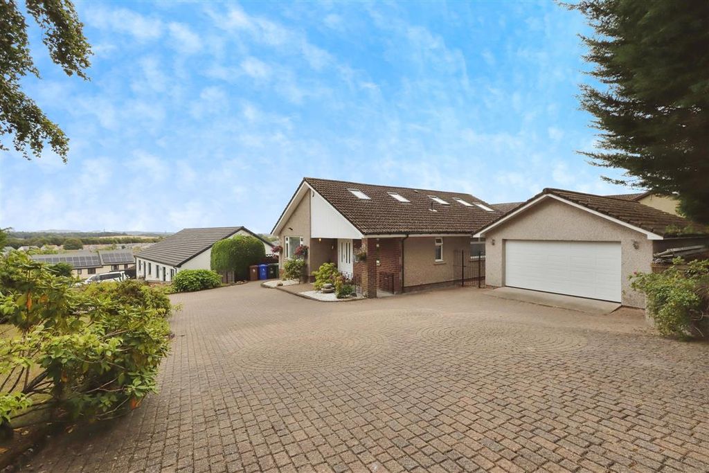 Property photo 1 of 28