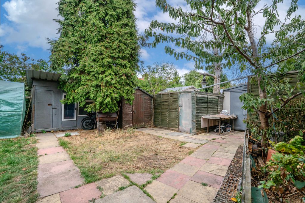 Property photo 2 of 20