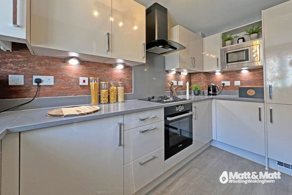 Property photo 3 of 10 3580545