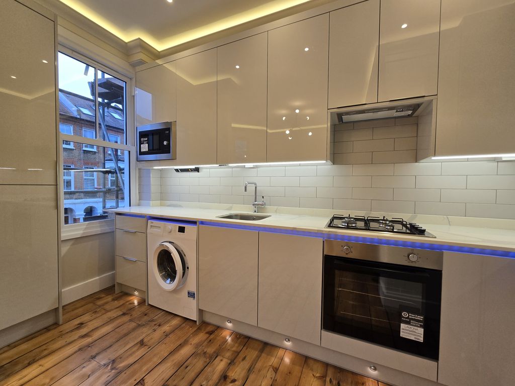 Property photo 3 of 11 Gallery