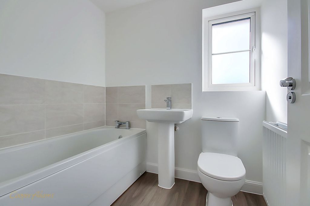 Property photo 3 of 12 Bathroom