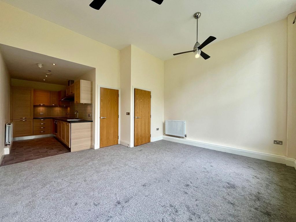 Property photo 2 of 11 Image