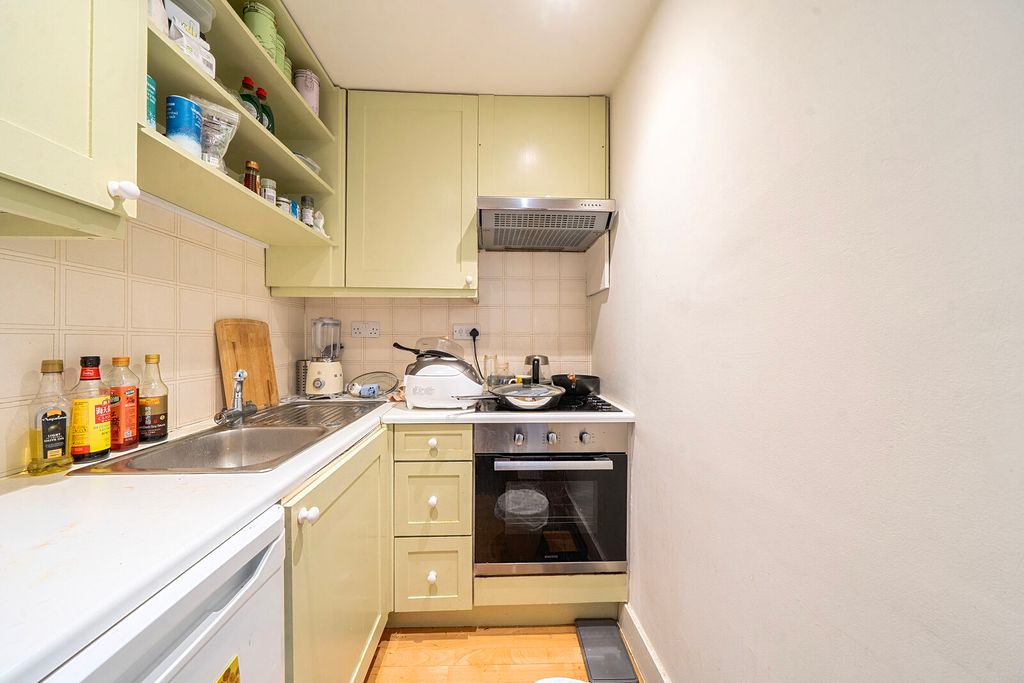 Property photo 3 of 7