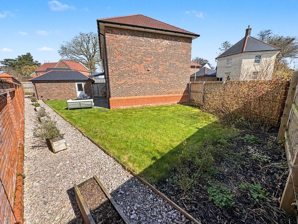 Property photo 2 of 21