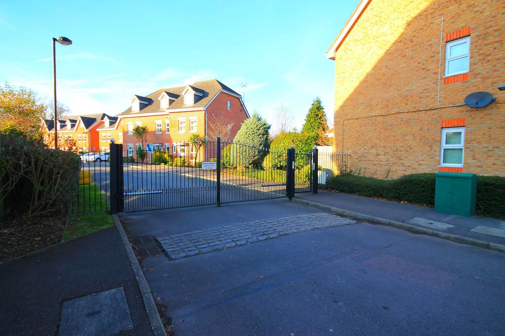 Property photo 2 of 14
