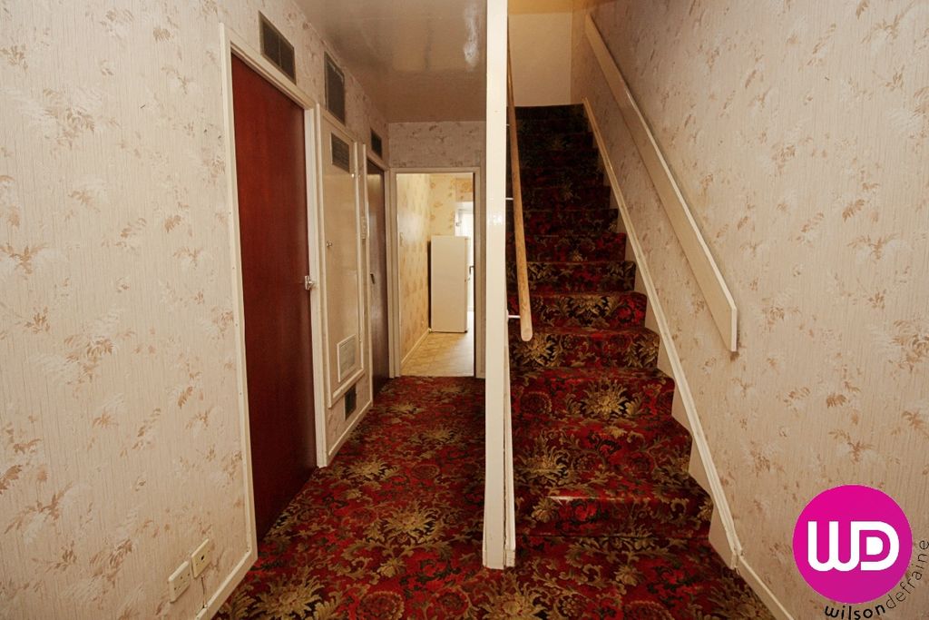 Property photo 2 of 26