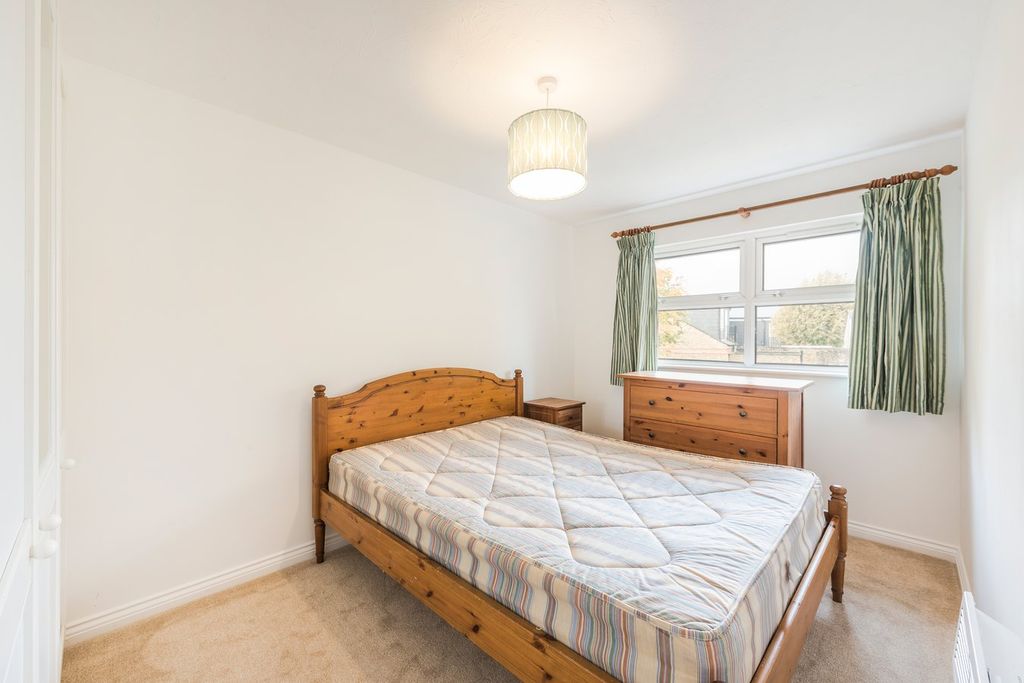 Property photo 3 of 6