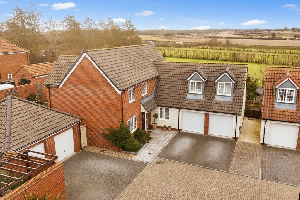 Property photo 3 of 41