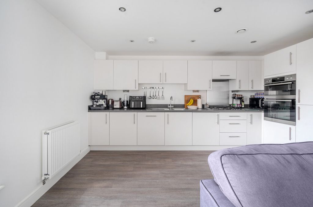 Property photo 3 of 14 1311257-4-6875157...