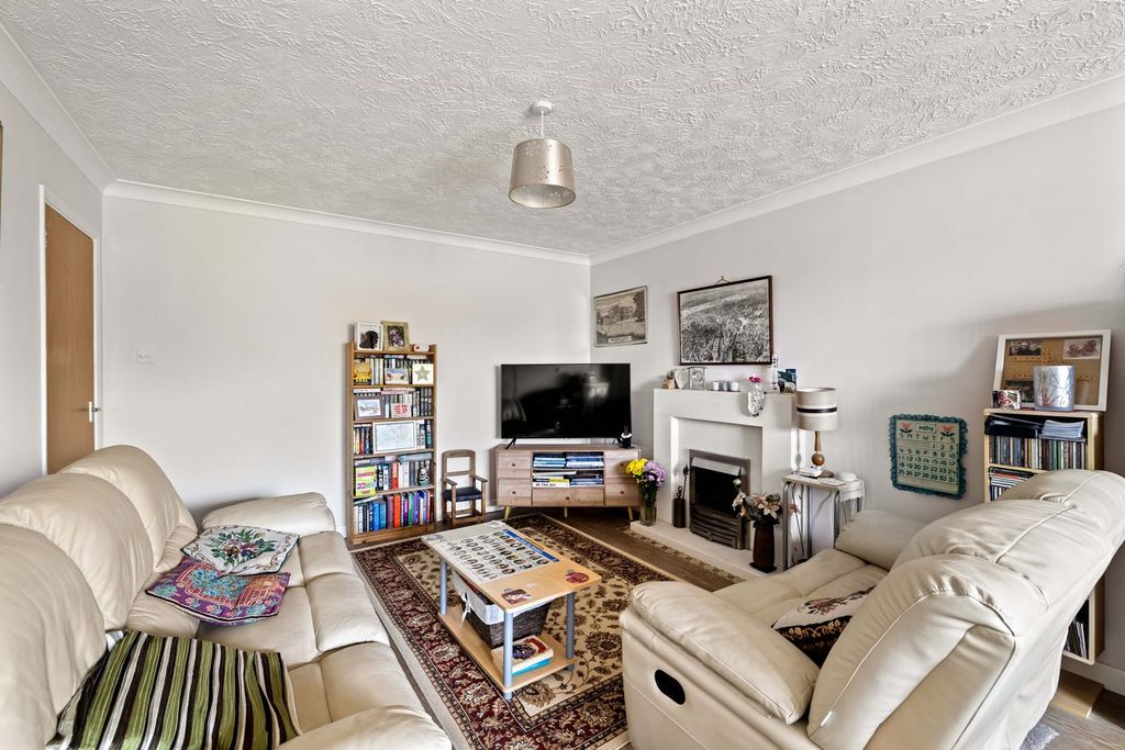 Property photo 2 of 21