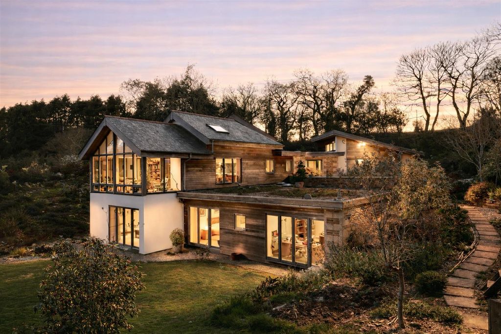 Property photo 1 of 33 Dusk_House_High_Res.Jpg