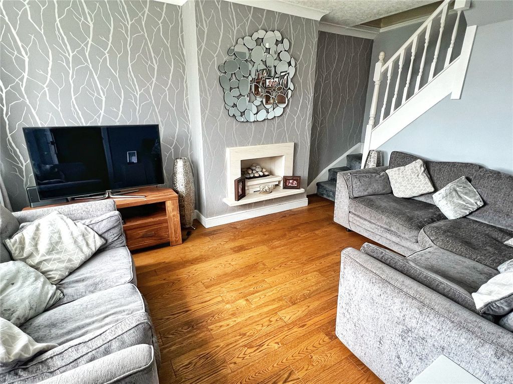 Property photo 3 of 14 Living Room