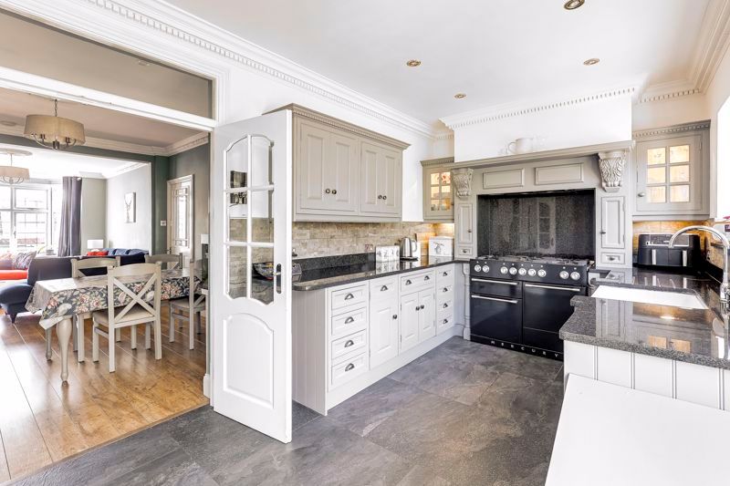 Property photo 3 of 27 Photo 18