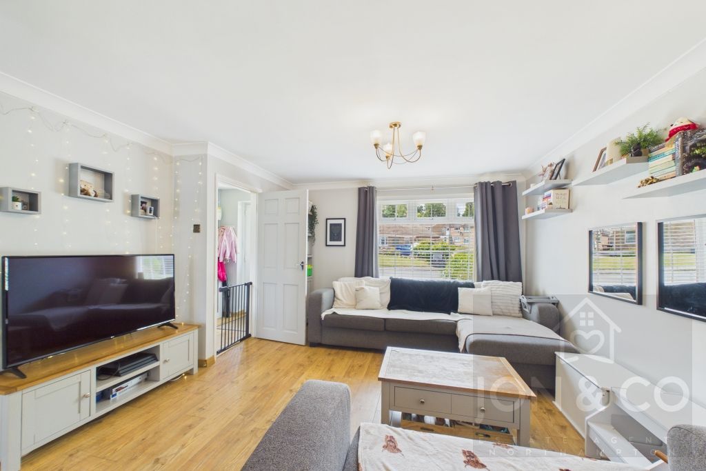 Property photo 2 of 14