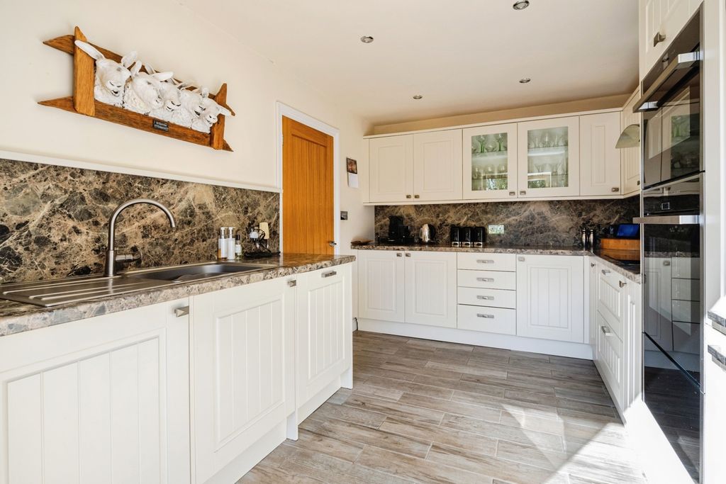Property photo 2 of 46 Pbox-Img.Jpg