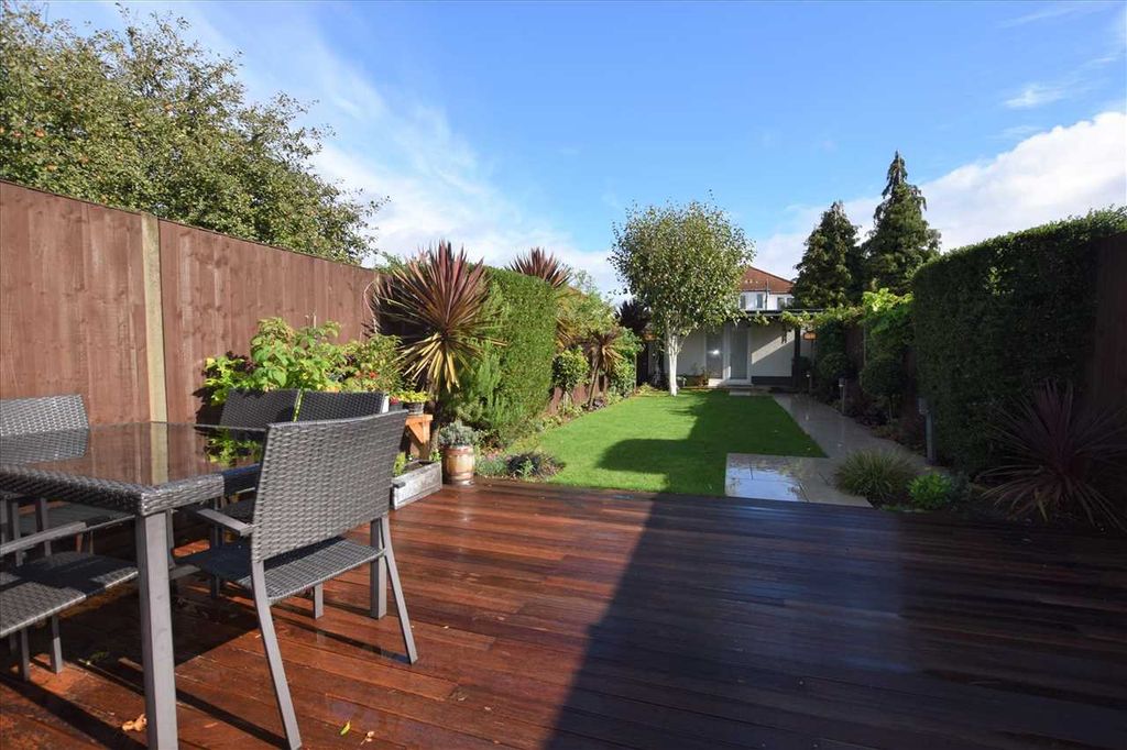Property photo 2 of 16
