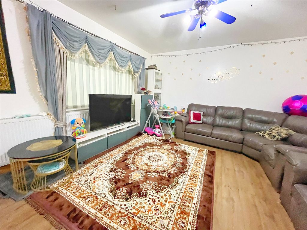 Property photo 3 of 17 Picture No. 15