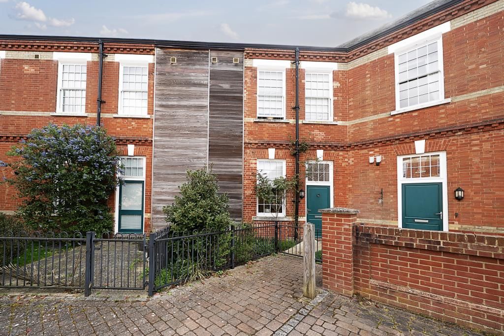 Property photo 1 of 19 External View