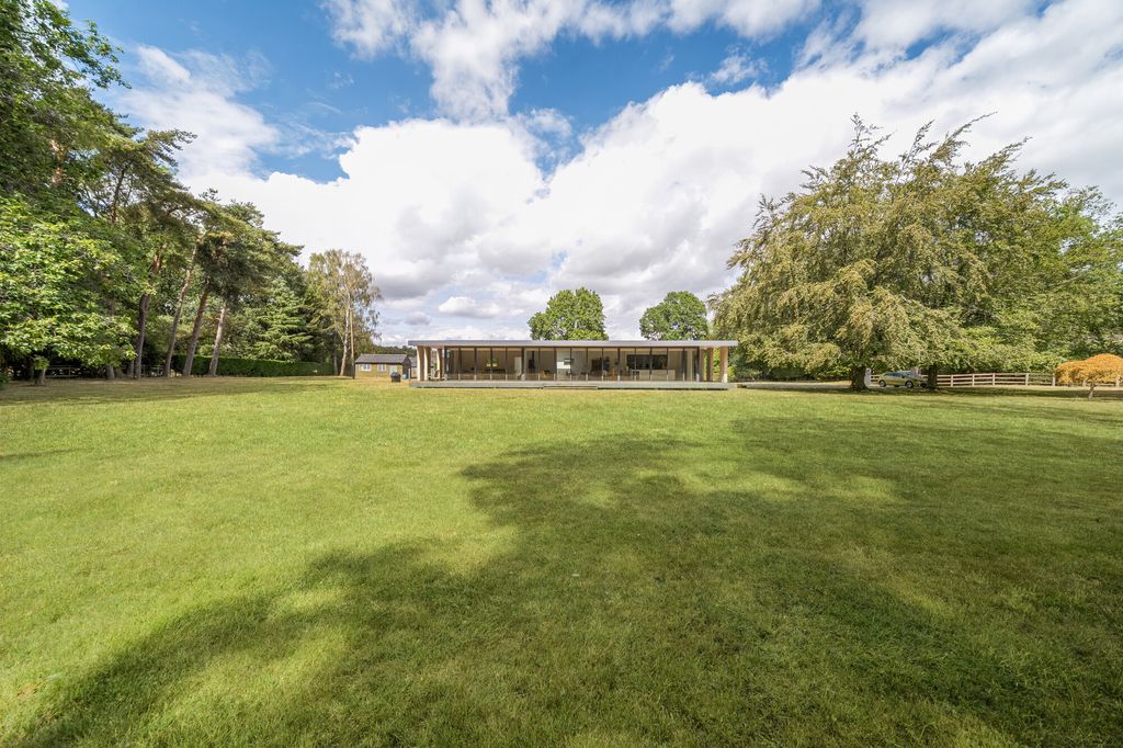 Property photo 1 of 33
