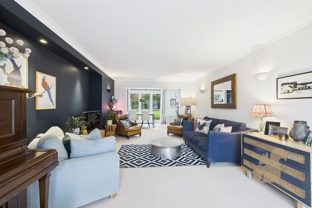 Property photo 1 of 42 Cam03877G0-Pr0279-Still021.Jpg