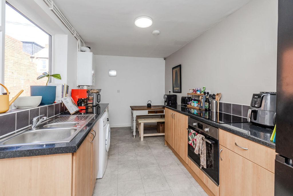 Property photo 1 of 22 Kitchen