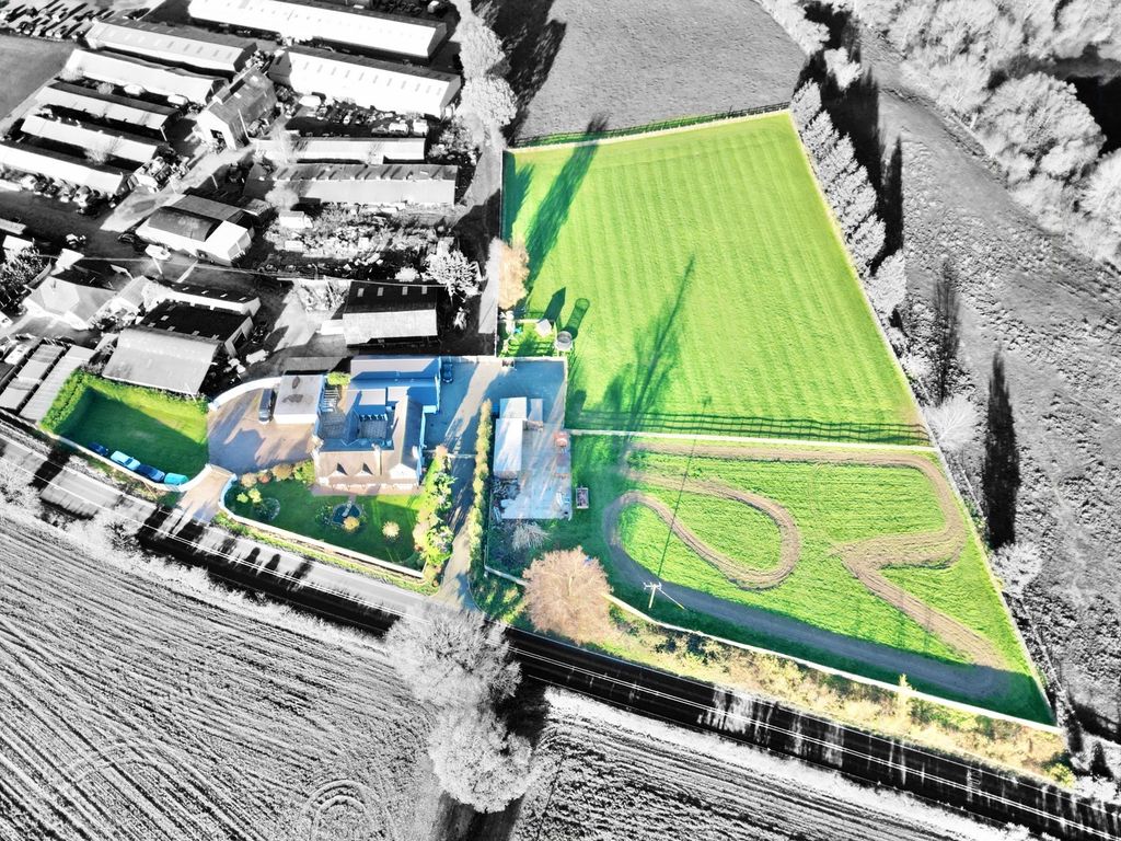 Property photo 3 of 39