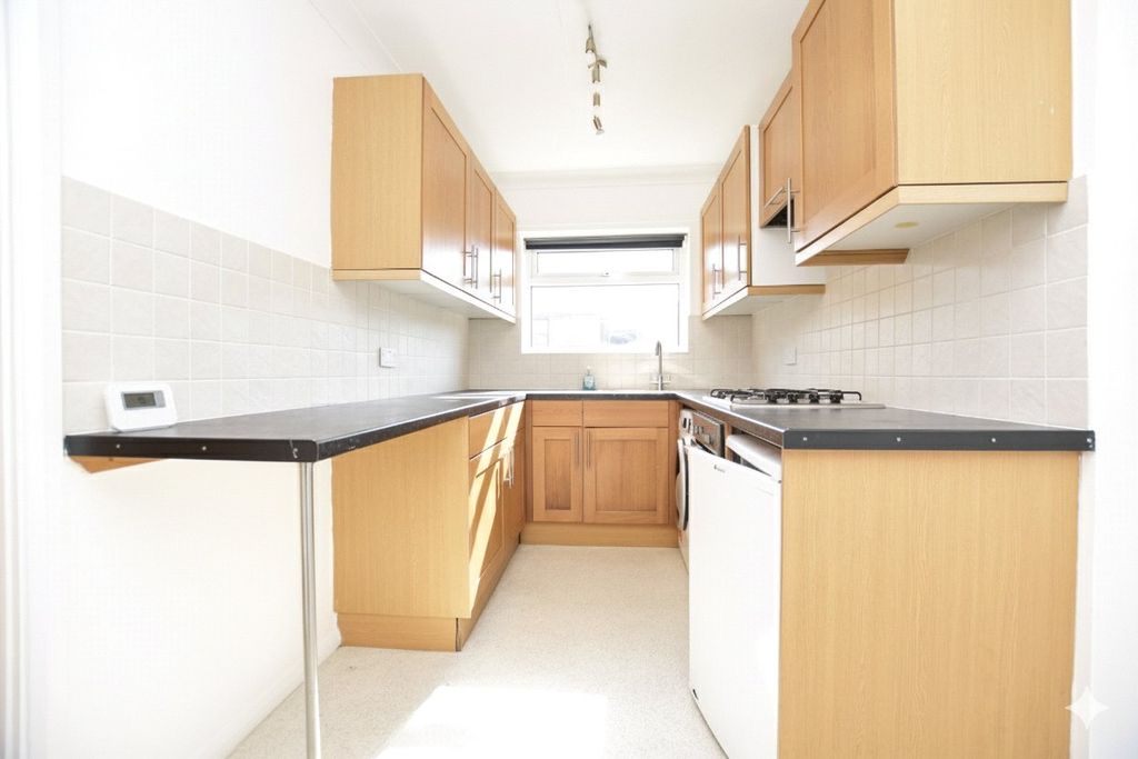 Property photo 3 of 6 Picture No. 34