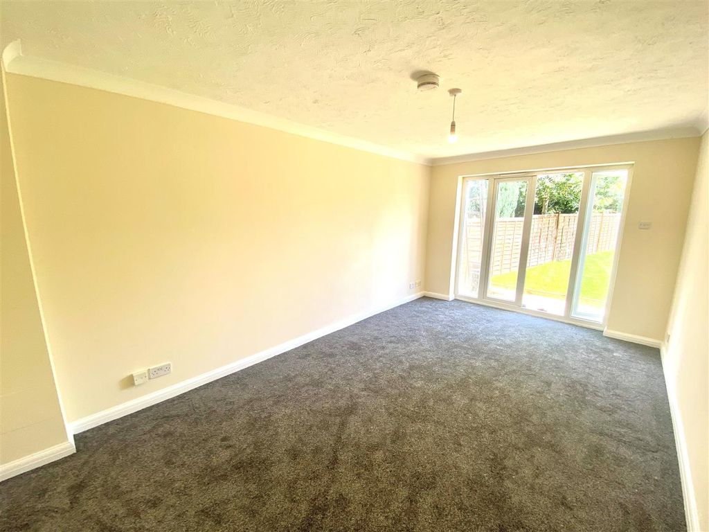 Property photo 2 of 13 L.Jpg