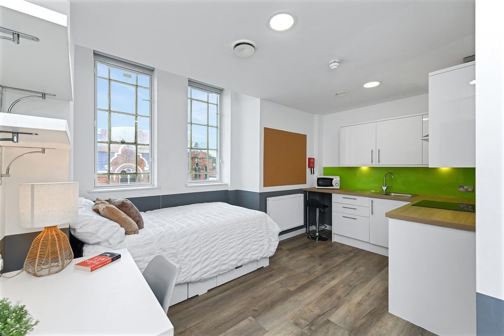 Property photo 1 of 4 (Main)