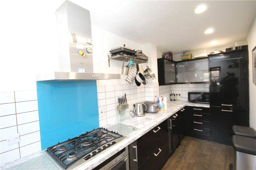 Property photo 3 of 18 Kitchen