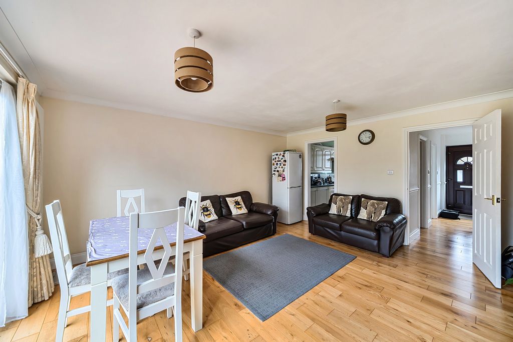 Property photo 3 of 13 1376314-16-690B6F...