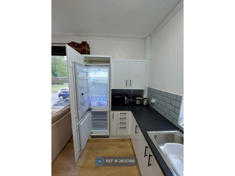 Property photo 3 of 14 Kitchen