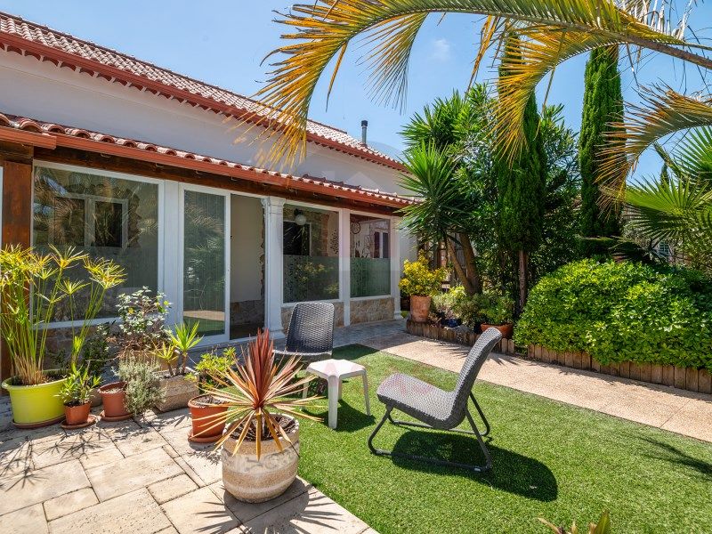 Property photo 2 of 32