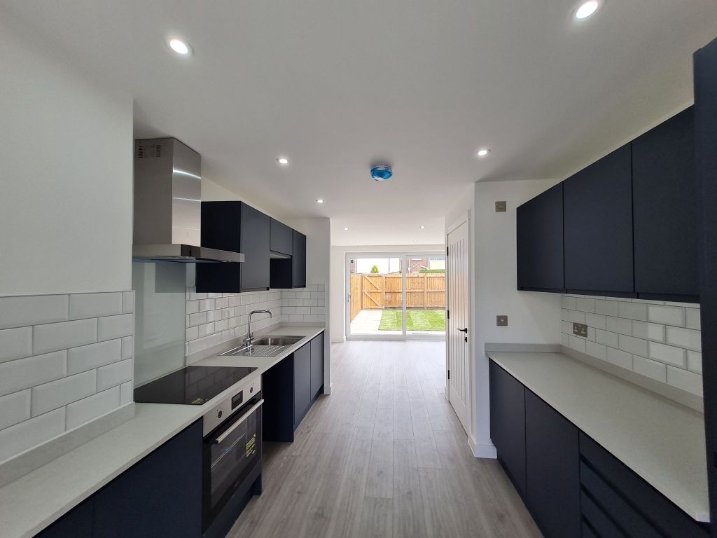 Property photo 2 of 18 Kitchen