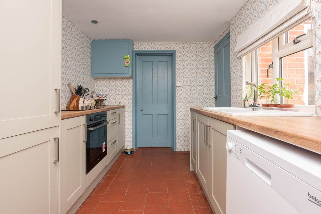 Property photo 3 of 24