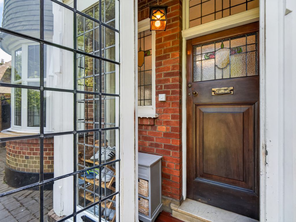Property photo 3 of 43