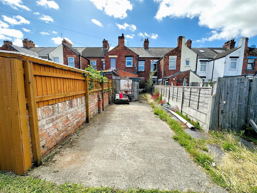 Property photo 3 of 11