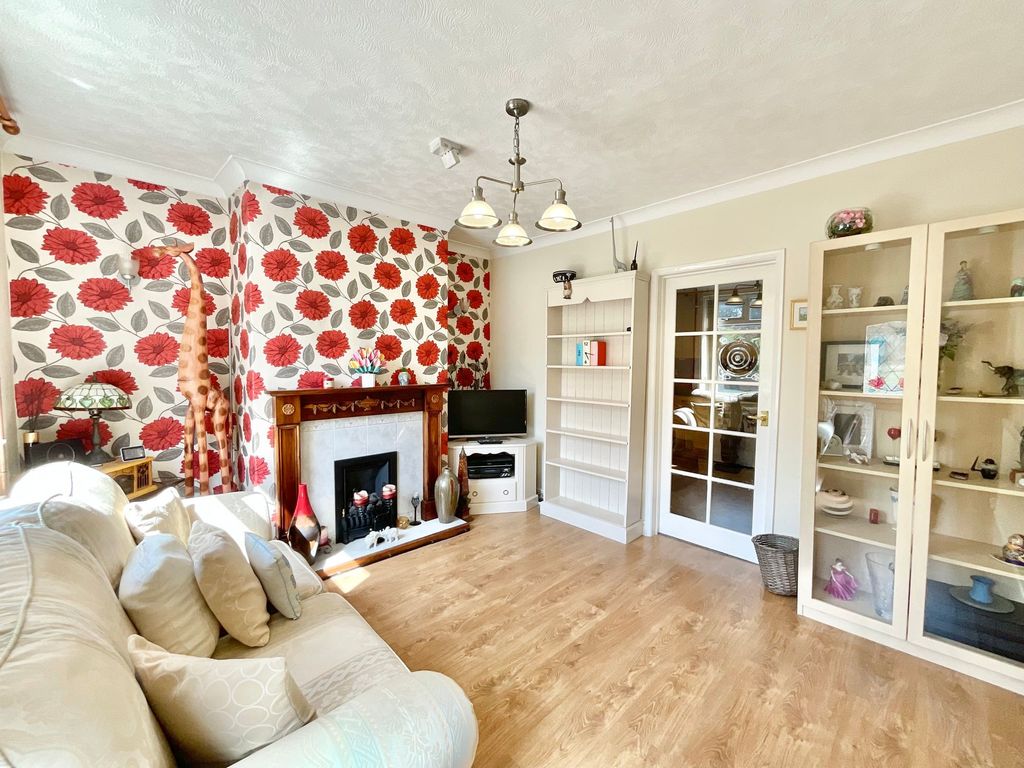 Property photo 3 of 19