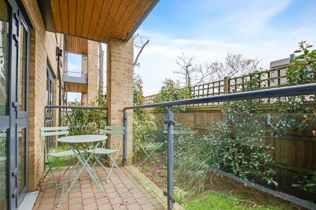 Property photo 3 of 15 01-Fc9Fimg_3206-Medium.Jpg