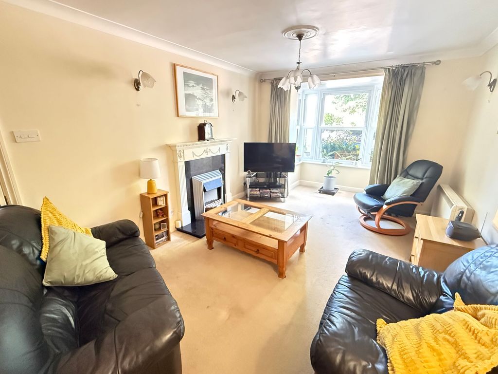 Property photo 2 of 22