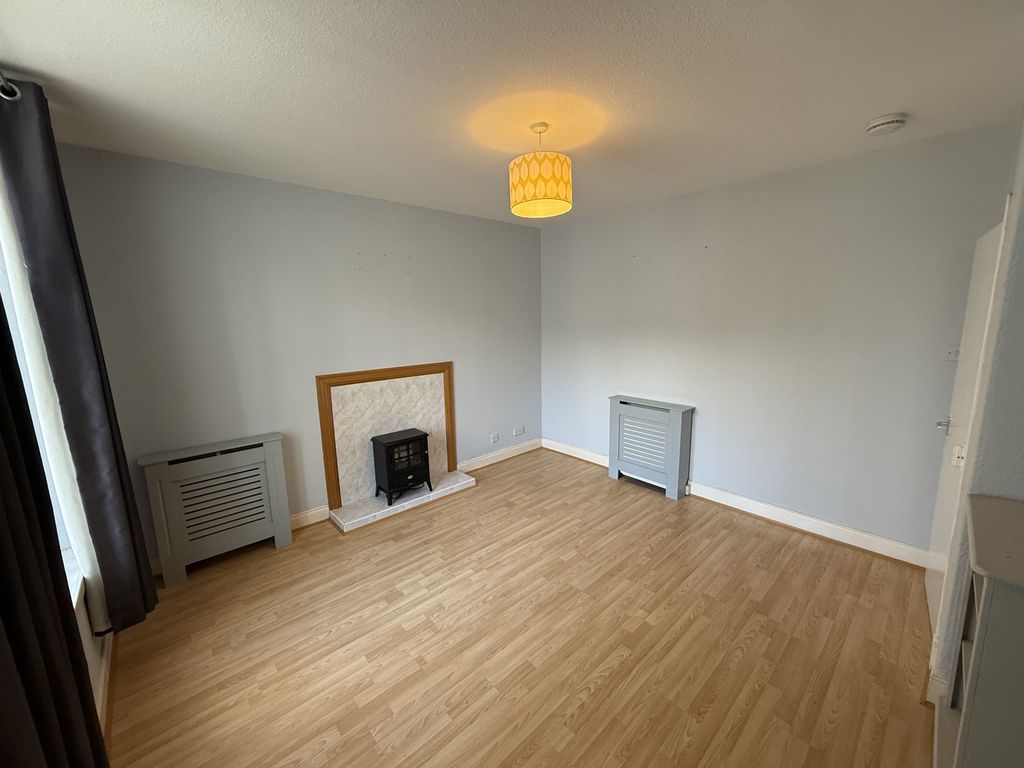 Property photo 2 of 7 Sitting Room