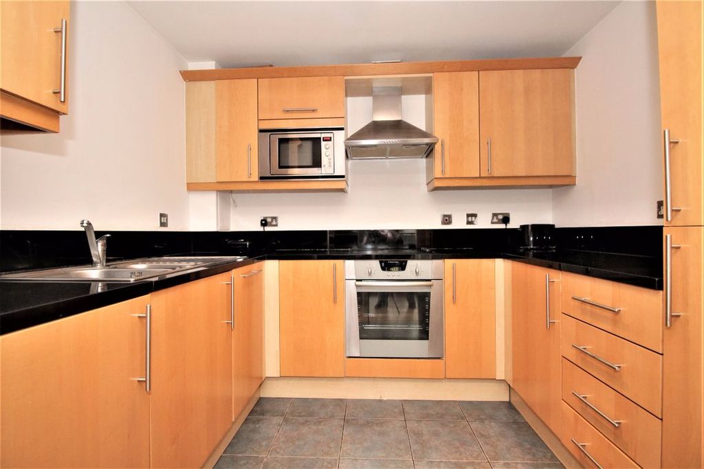 Property photo 1 of 21