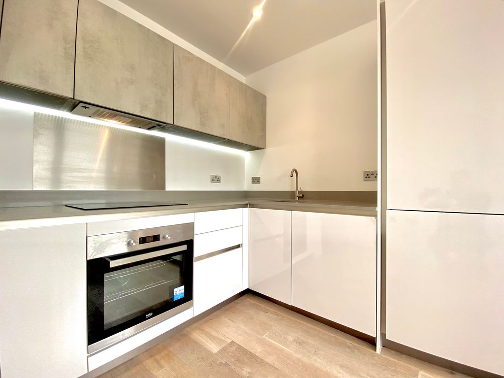 Property photo 3 of 6 Kitchen