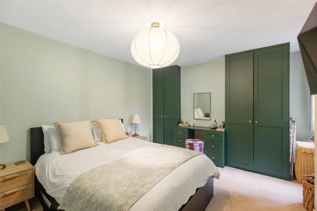 Property photo 3 of 15 Bedroom