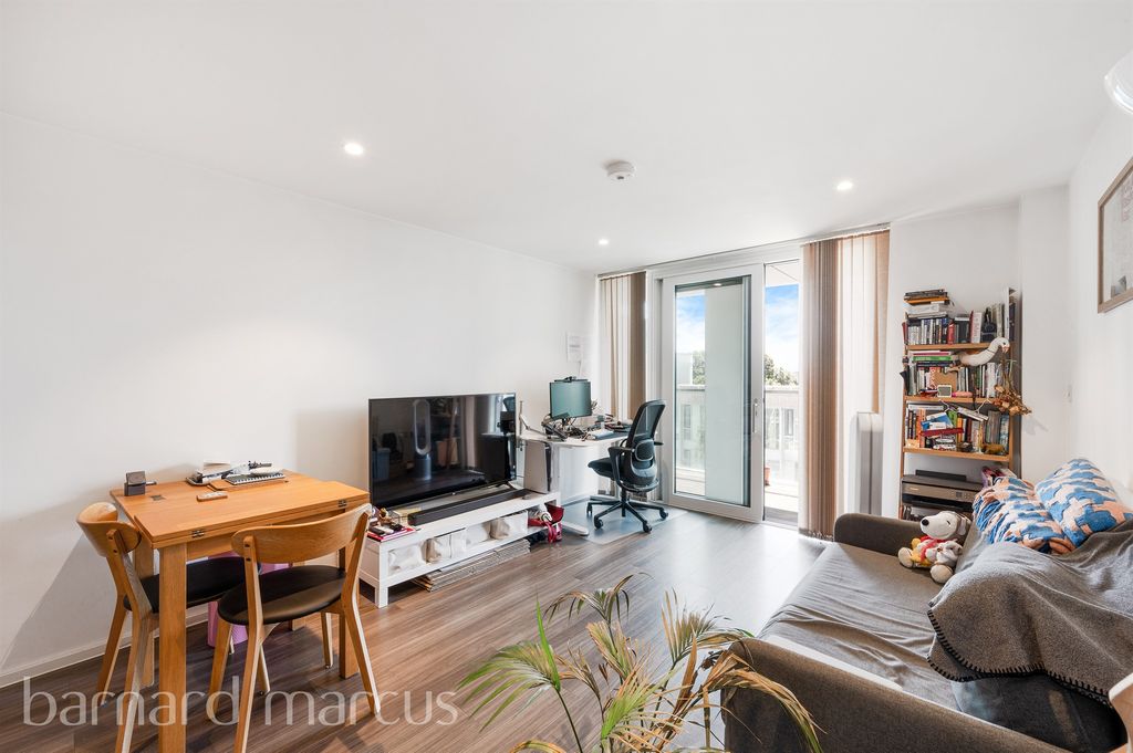 Property photo 1 of 9