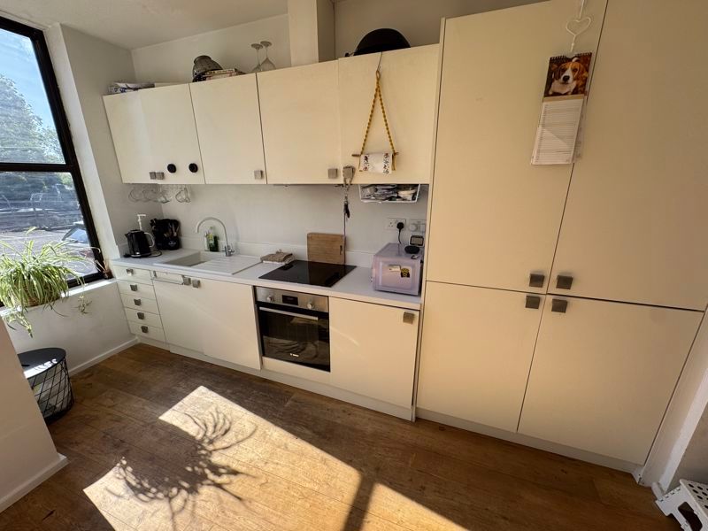 Property photo 3 of 10 Photo 9