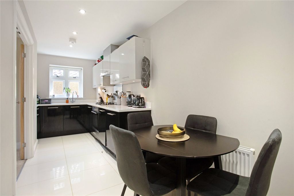 Property photo 3 of 23 Picture No. 21